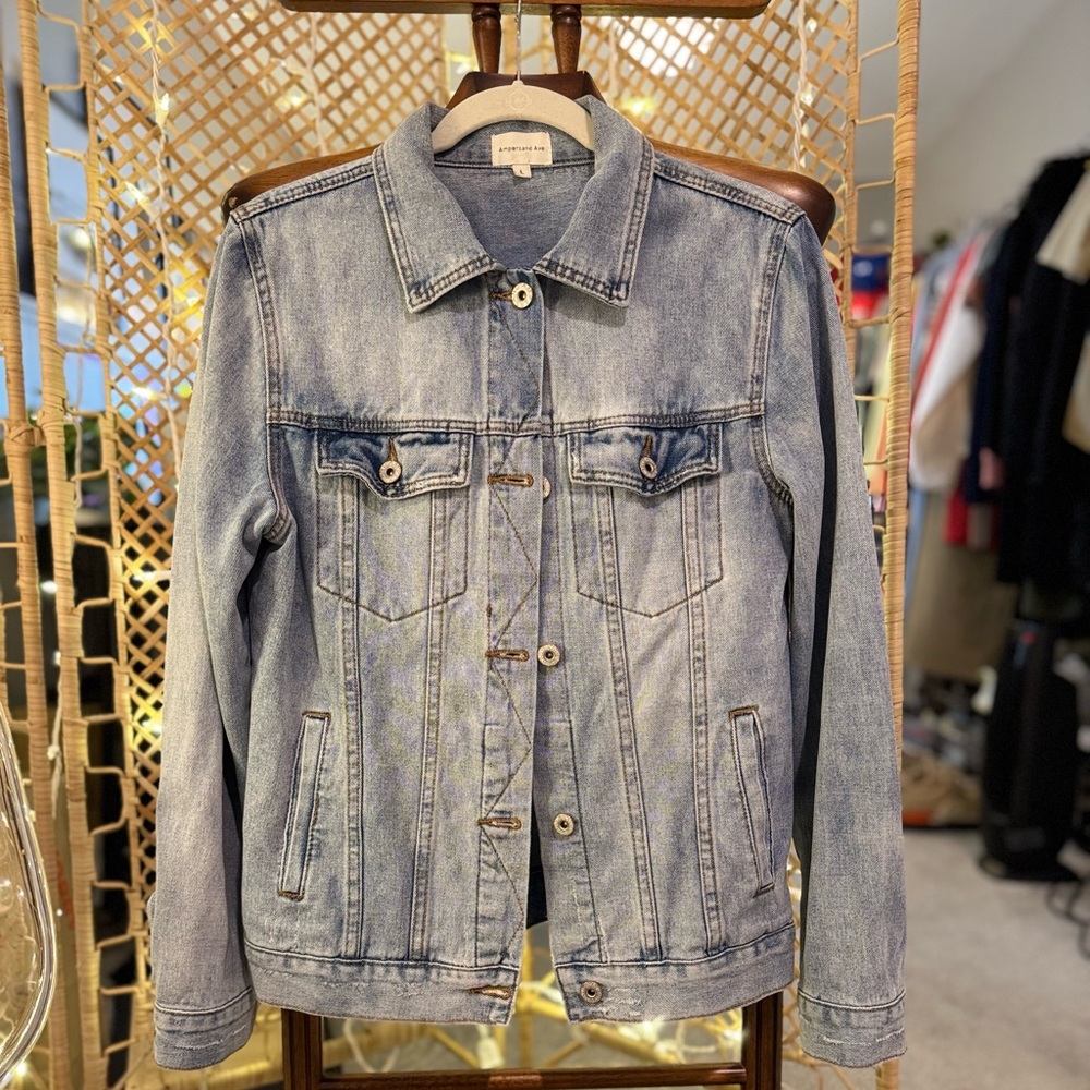 AMPERSAND AVE Light Wash Jean Jacket
